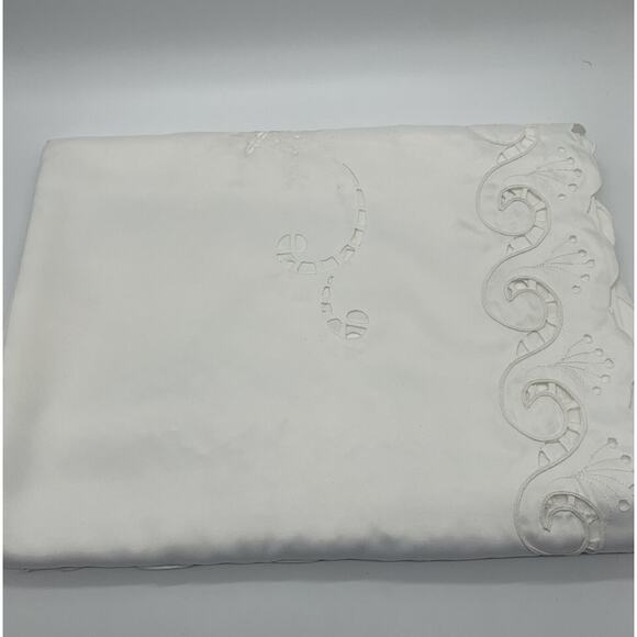 Bordado A. Mao Creacion Original 72"x 108” White Tablecloth 13 pcs. Set Read - Picture 3 of 8